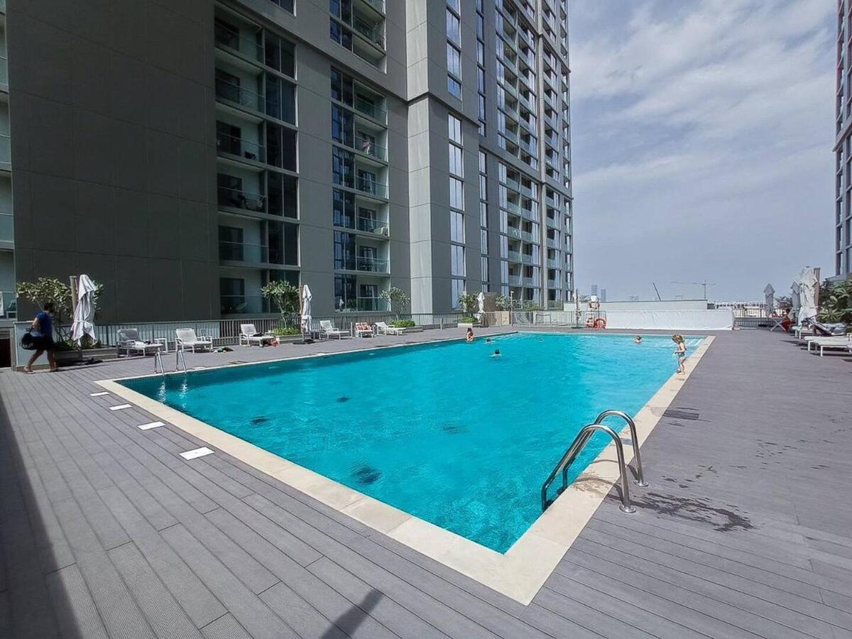 Modern 1br Retreat Creek Vistas شقة